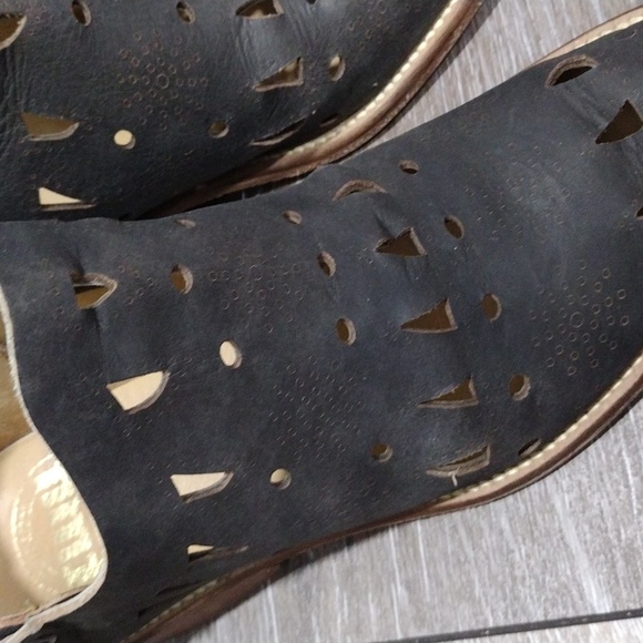 CWY by Coolway die cut dark grey leather booties. Size 7 - Picture 3 of 14